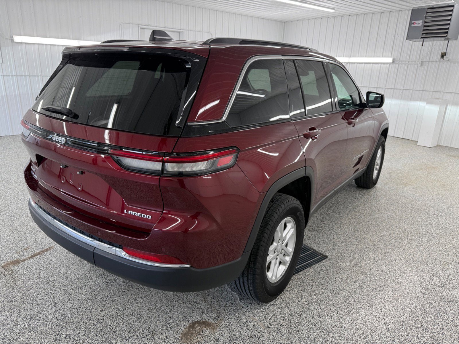 2024 Jeep Grand Cherokee — interior view