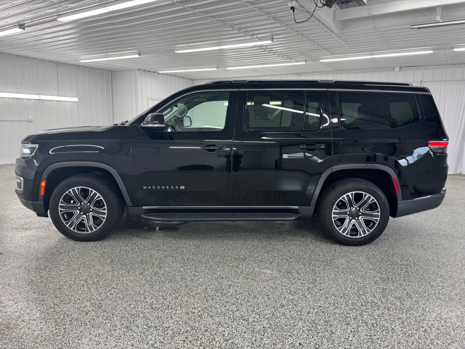 2022 Jeep Wagoneer — side profile view
