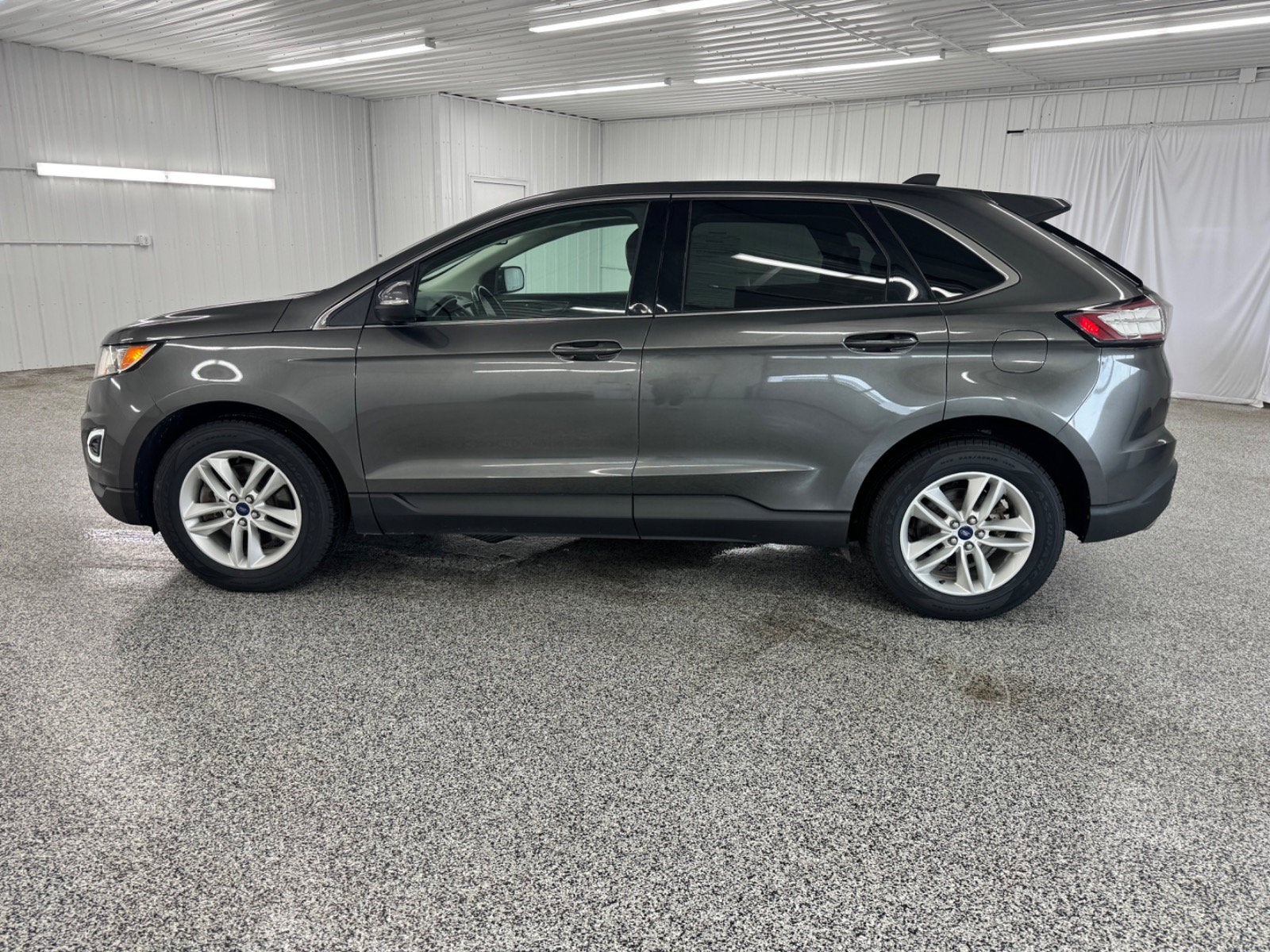 2016 Ford Edge — side profile view